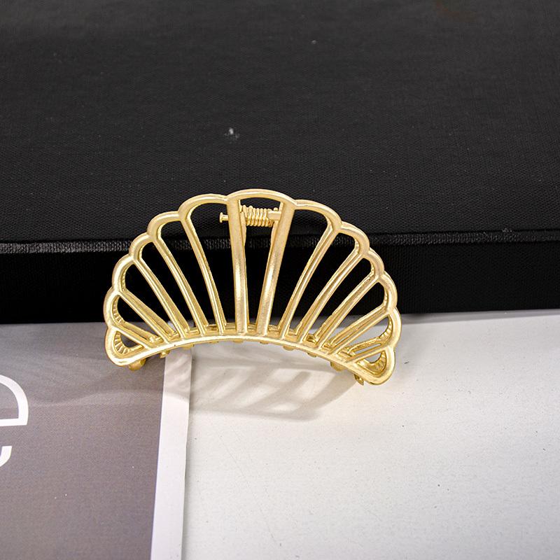 Punk Mattgold Metall Haarspangen Damen Kopfschmuck Mode Geometrisch Schmetterling Herz Krabbenklemme Für Dickes Haar Accessoires