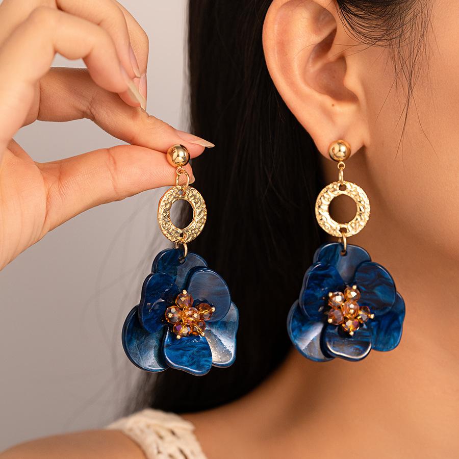 Flower Petal Geometric Earrings Fashionable and High-end Earrings for Women