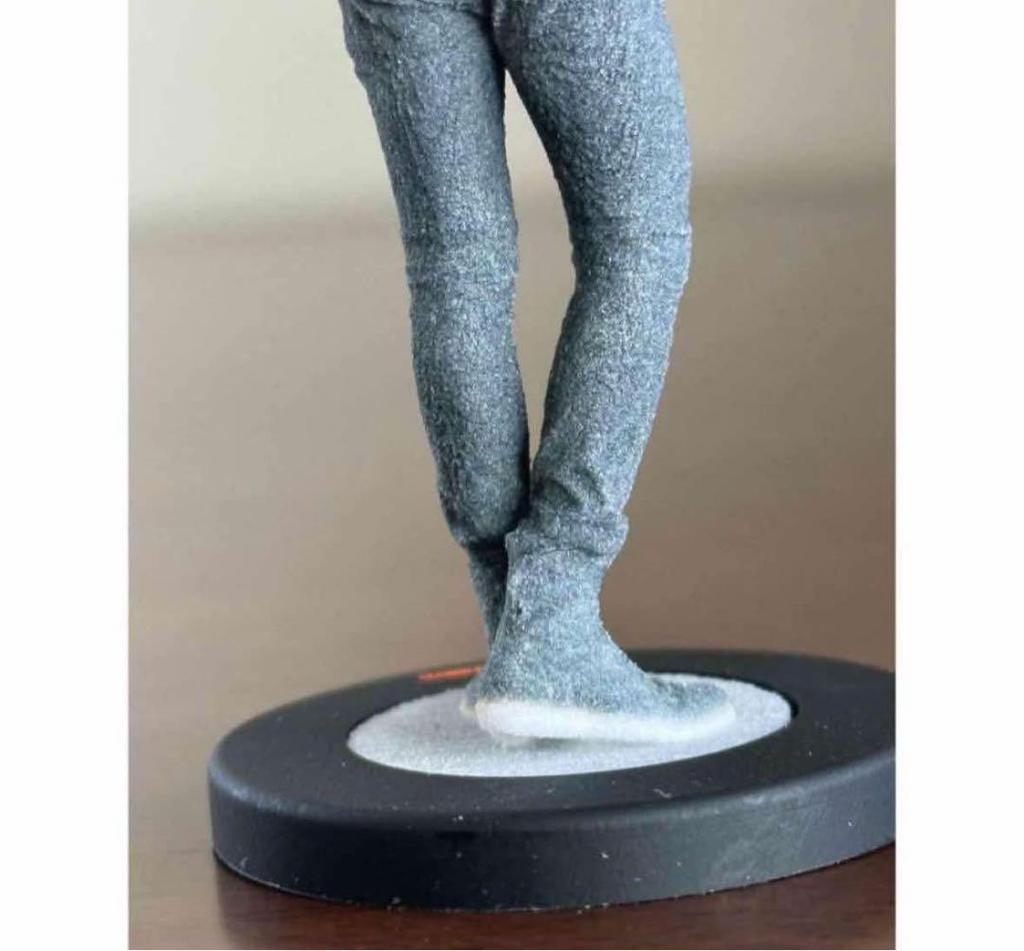 [USED] BTS SK Telecom Official Figure Taehyung V