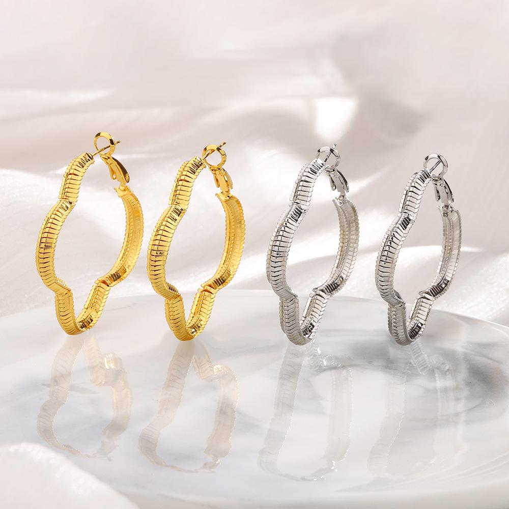 Hollow Four-Leaf Clover Earrings Cross-Border Minimalist Large Earrings Creative Sense Snake Bone Chain Lucky Grass Flower Ear Buckle