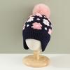 Căciulă de lână pentru copii cu pompon de blană, decorațiuni cu flori mici, protecție pentru urechi, căptușeală groasă de pluș, căciulă tricotată