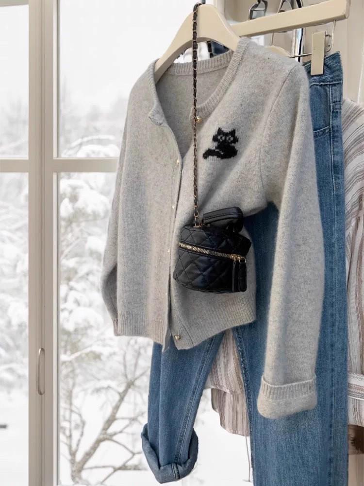 Korean Loose Fit 100% Wool Cardigan with Cute Cat Embroidery, V-Neck Women's Coat for Autumn/Winter