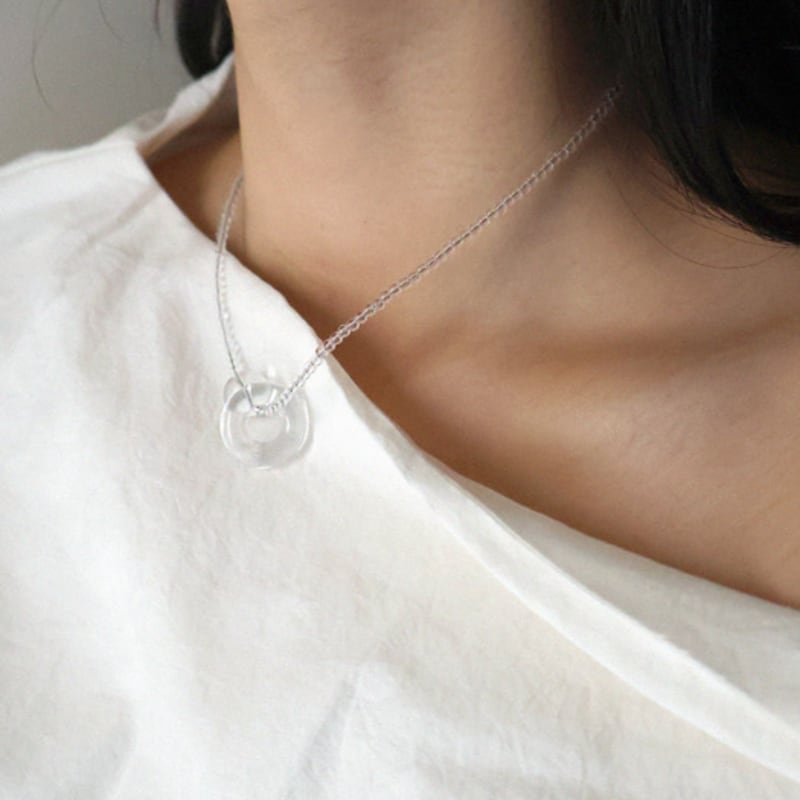 APIOH CLEAR NECKLACE