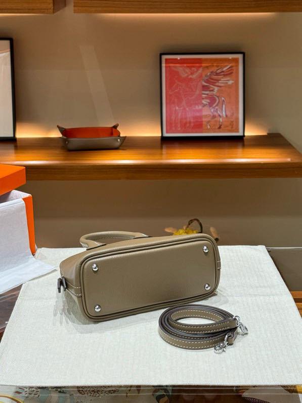 2024 Genuine Leather Mini Goatskin Crossbody Bowling Bag for Women