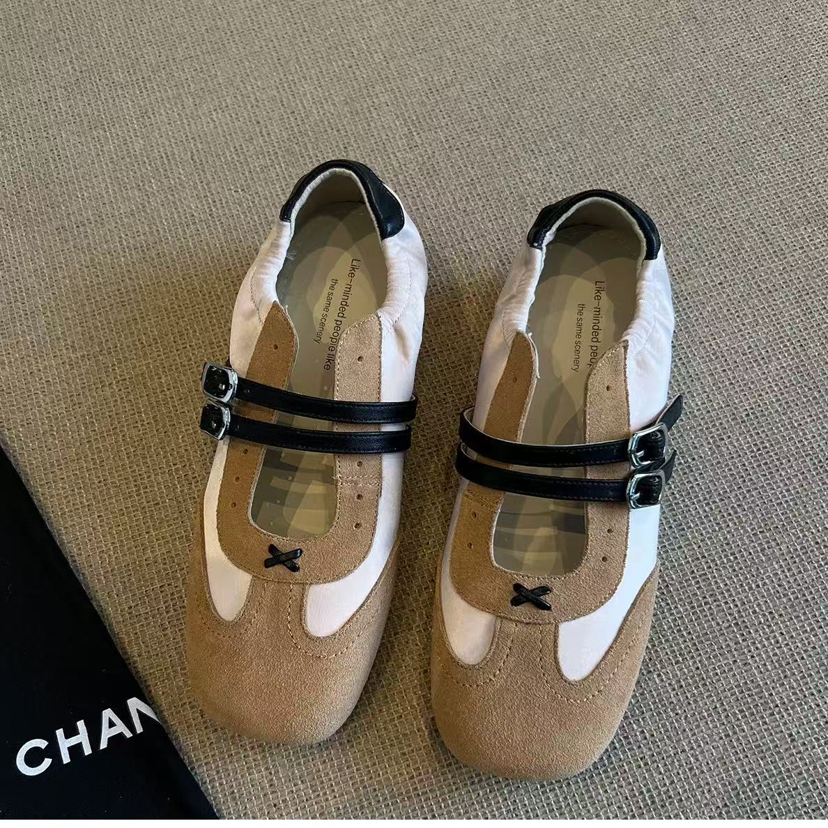 

Версия из овчины~ Новые двубортные полые матовые немецкие кроссовки женские ретро цвета в спортивном стиле на плоской подошве туфли Мэри Джейн 40