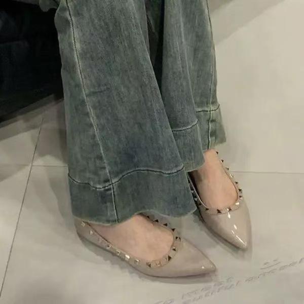 Rivet patent leather temperament pointed single shoes shallow mouth spring and summer French evening breeze gentle soft bottom flat bottom ladyshoes