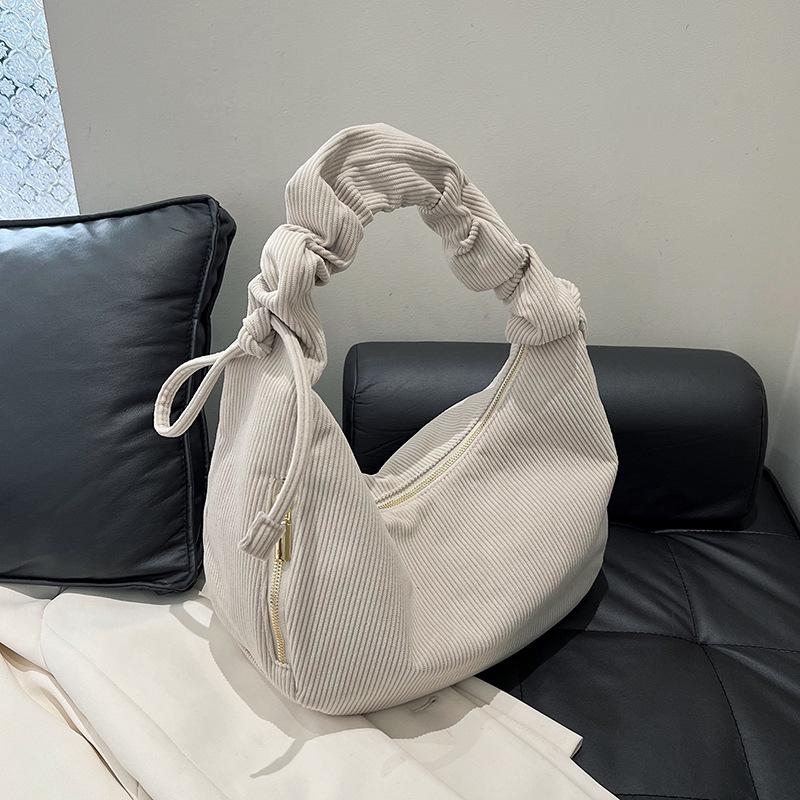 Trendige Cord Schultertasche mit Falten für Damen - Kollektion 2025