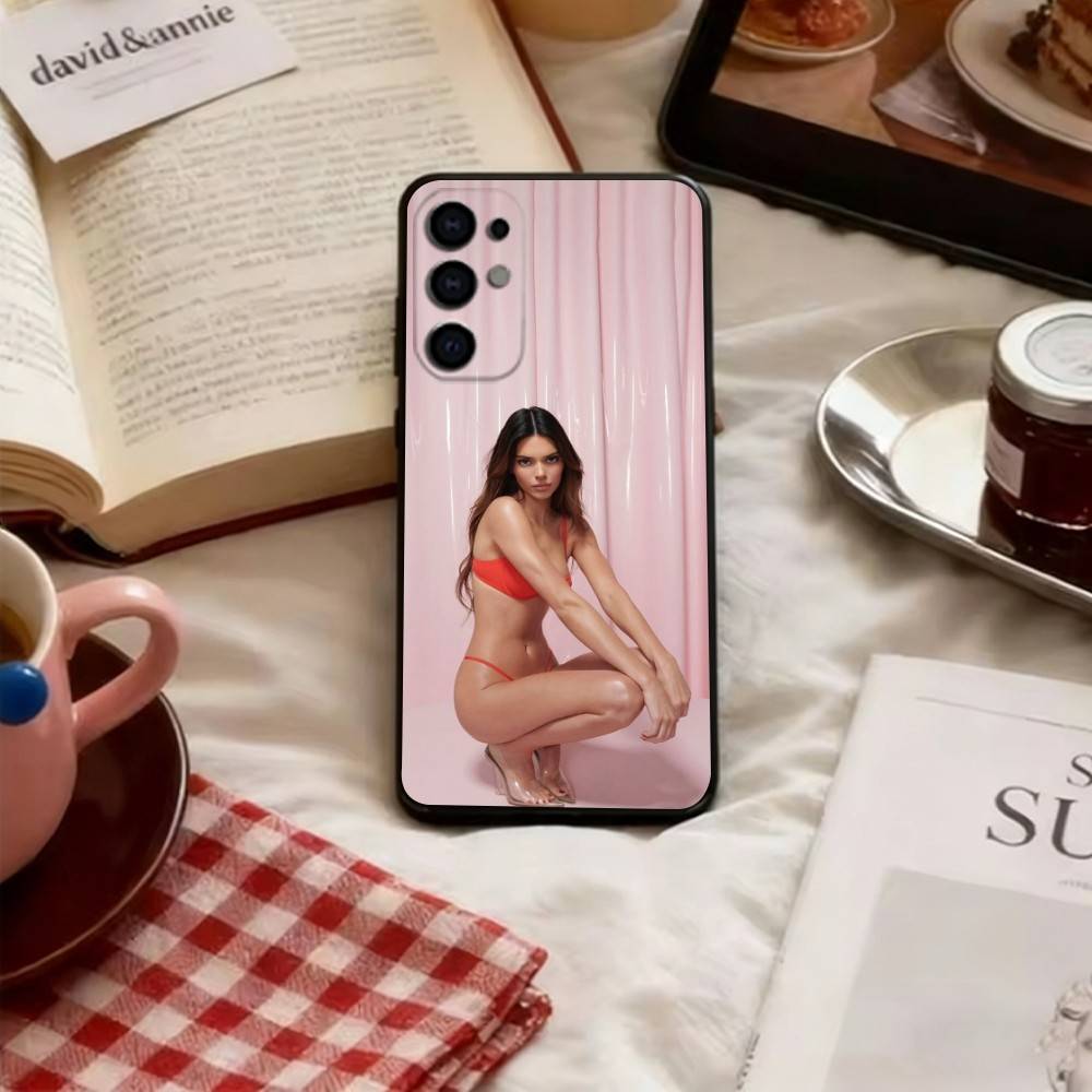 Custodia per Telefono Kendall Jenner Per Samsung S25,S24,S21,S22,S23,S30,Ultra,S20,Plus,Fe,Copertura Nera Morbida