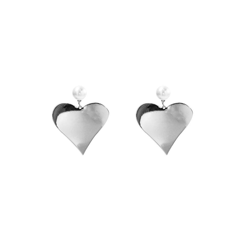 Silver Needle Minimalist Heart Dangle Earrings: Light Luxury Metal and Pearl Design for Women.