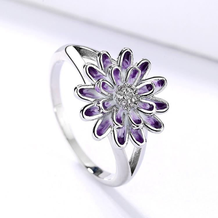 

Новый нежный эмалированный комплект из трех предметов: серьги-ромашки ручной работы, ожерелье, кольцо, женский цветок