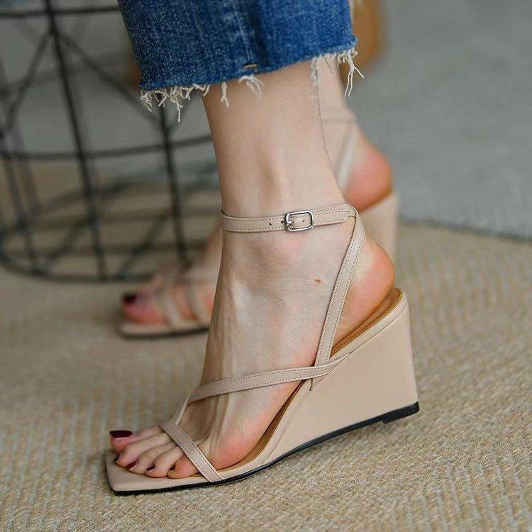 

Thick-soled Summer Women s Sandals 2026 Comfortable Wedge Gladiator Sandals Women High Heeled Narrow Band Dress Shoes 42 абрикосовий