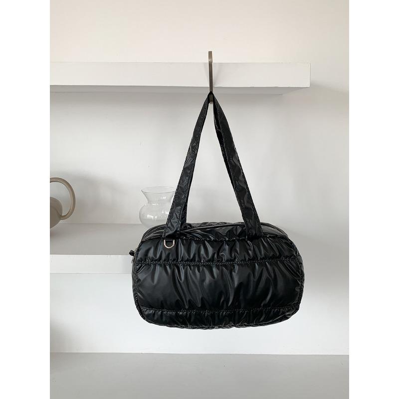 

Сумка для поездок на работу, нишевый дизайн, модная портативная сумка подмышку, большая вместимость, автомобильная строчка, новая серебристая сумка через плечо, женская чёрный