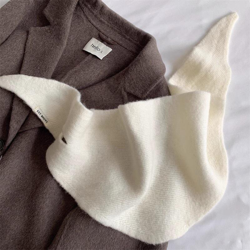 Solid Color Triangular Scarf Women Korean British Niche Small Shawl Triangle Scarf Warm Knitted Headscarf Gift Warm Neck