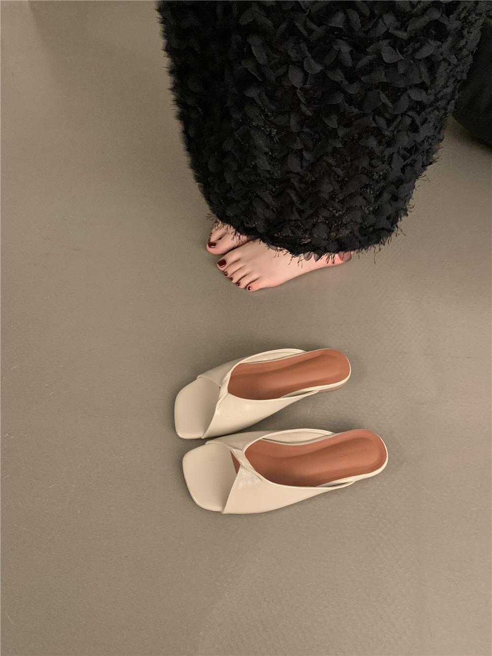 

Aphixta Brown Concise Slides Wome Summer Beach Shoes Flat With Heel Slippers Shoes Woman Square Toe Mulers Outside Woman Shoes 35 бежевый