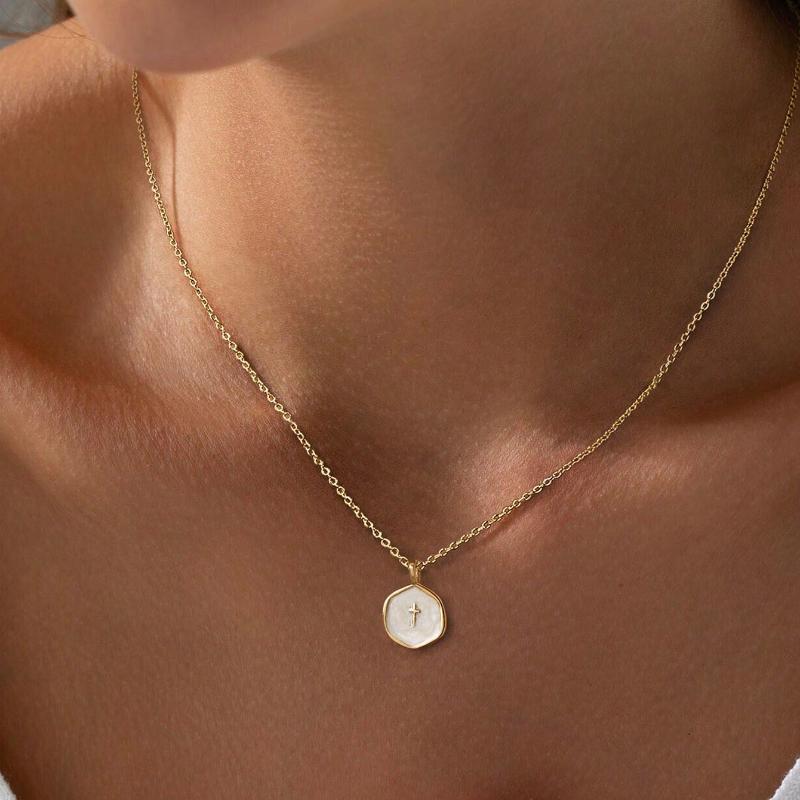 Dainty Cross Pendant Necklace Cute Small Cross Choker Necklaces Everyday Simple Cross Charm Choker Minimalist Religious Jewelry