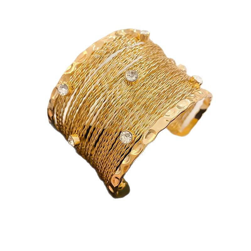 European-American Geometric Metallic Open Bangle: Simple, Versatile, Niche Design Bracelet