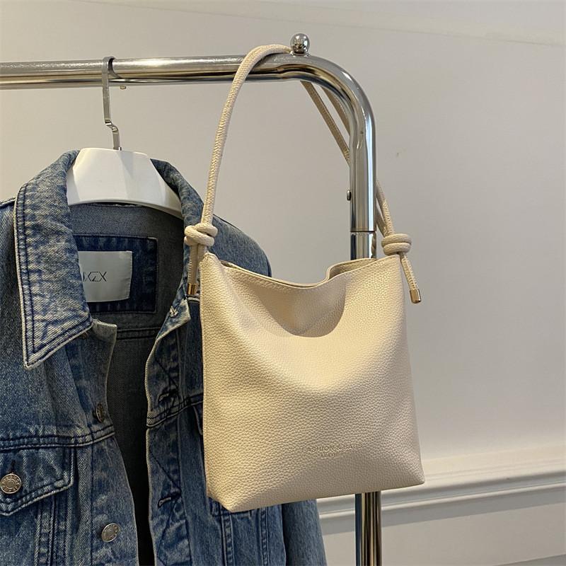 Chic Black Pu Bucket Bag For Women Stylish And Spacious Fall Fashion Handbag