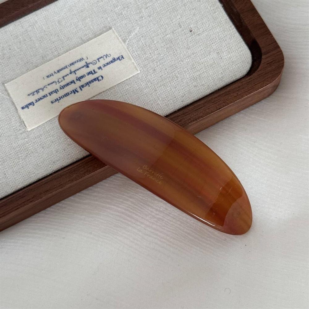 

Exquisite Large Acetate Hair Clip for Elegant Ponytails and Curved Styles