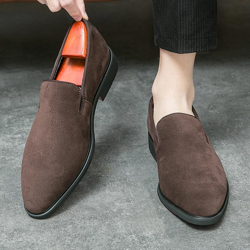 Retro Nowa Moda Zamszowe Skórzane Mokasyny Męskie Szpiczaste Czarne Brązowe Buty Codzienne Suknia Ślubna Buty na Powrót do Domu Zapatos Hombre