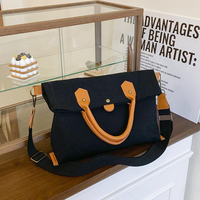 Leisure Commuting Large-capacity Canvas Bag Niche Design Messenger Bag New Versatile Portable Tote Bag