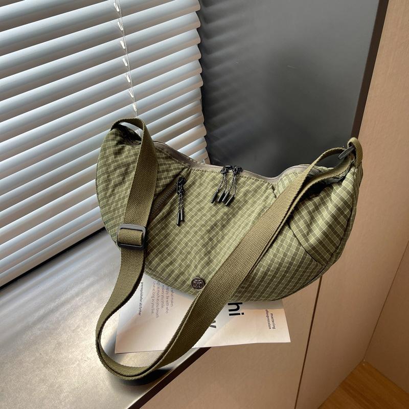 Crossbody Bag - Large Capacity for Daily Commuting and Exercise, Single Shoulder Bag with A Unique Design, Shaped Like A Dumpling.