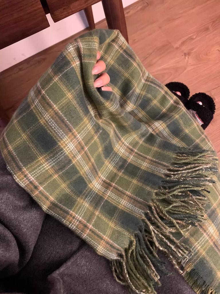 Korean Winter Green Plaid Scarf - Women's High-End Warm Shawl & Neck Warmer in Imitation Cashmere