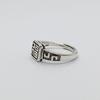 Anillo para Hombre Yintai Fei con Patrón de Lazo Ajustable y Carácter Fu Estilo Étnico Retro