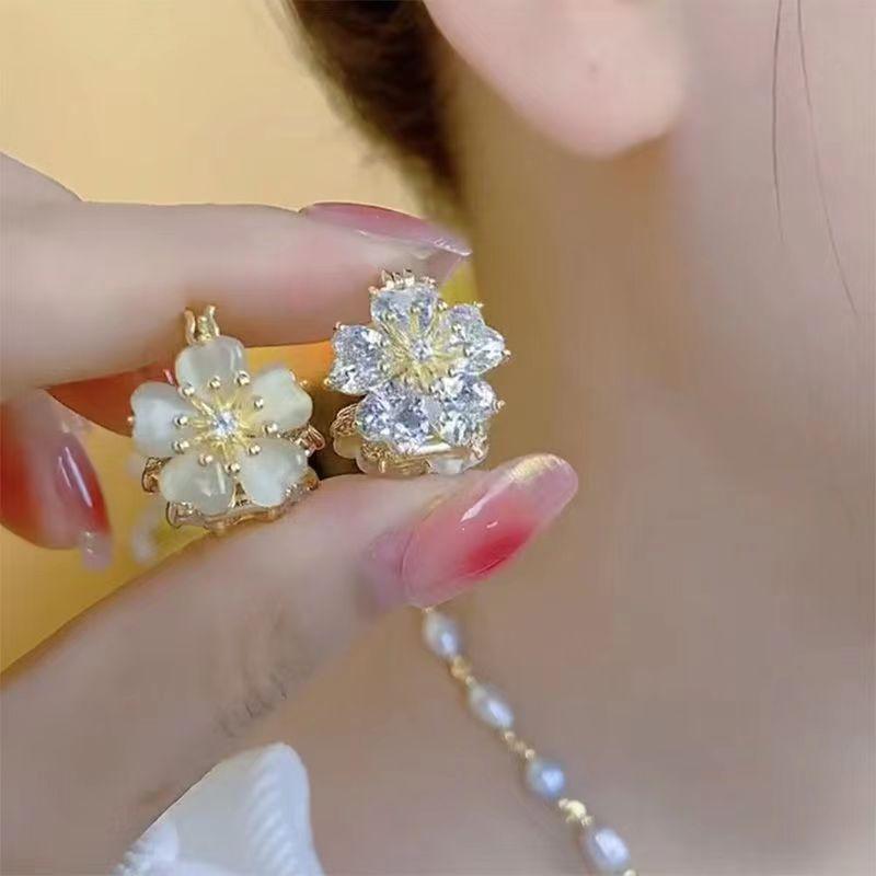 Ohrringe mit Friedensschnalle im antiken Stil, einfache und vielseitige leichte Luxus-Ohrringe im Palaststil, Hanfu-Cheongsam-Zubehör