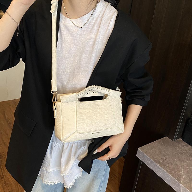 Fashion Handbag Women's New Shoulder Bag Versatile Casual Messenger Bag