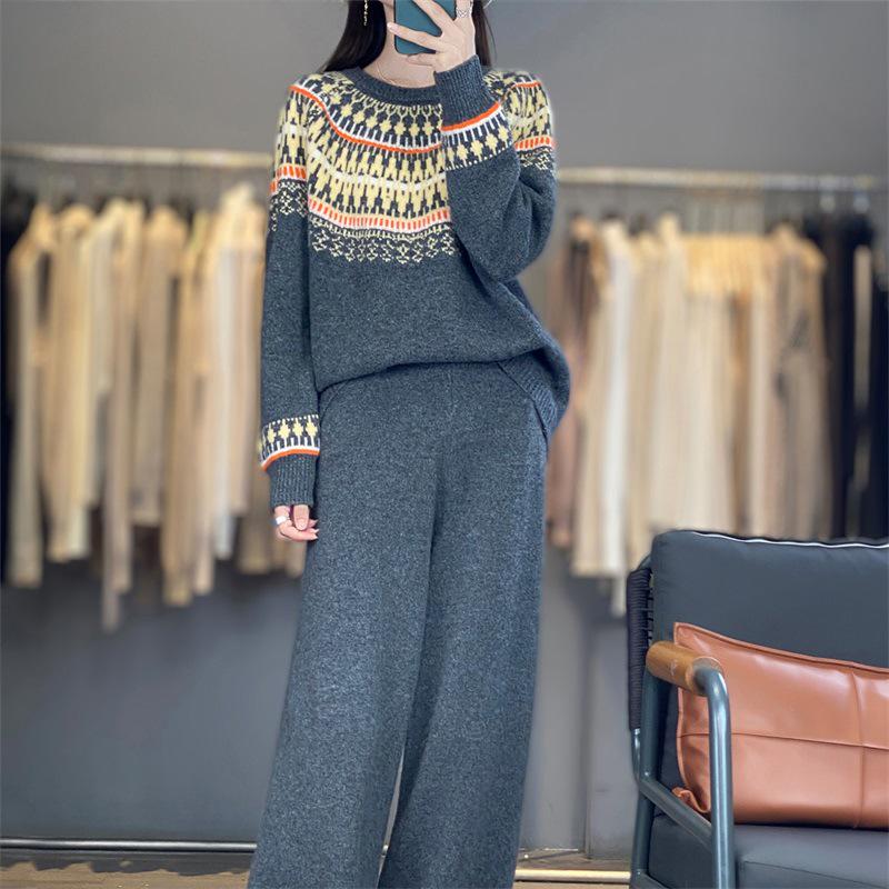 

Retro Artistic Jacquard Wool Pullover Sweater – Unisex, Color Block, Crew Neck, Perfect for Autumn/Winter. Large