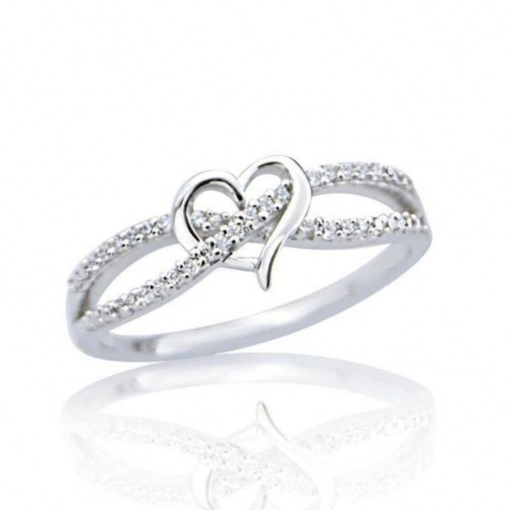 Fashionable Heart-shaped Ring, Simple and Elegant Women's Ring