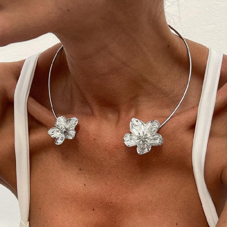 Minimalist Floral Pendant Necklace Adjustable Stackable Chain Jewelry Elegant Geometric Jewelry For Women Vacation Charm