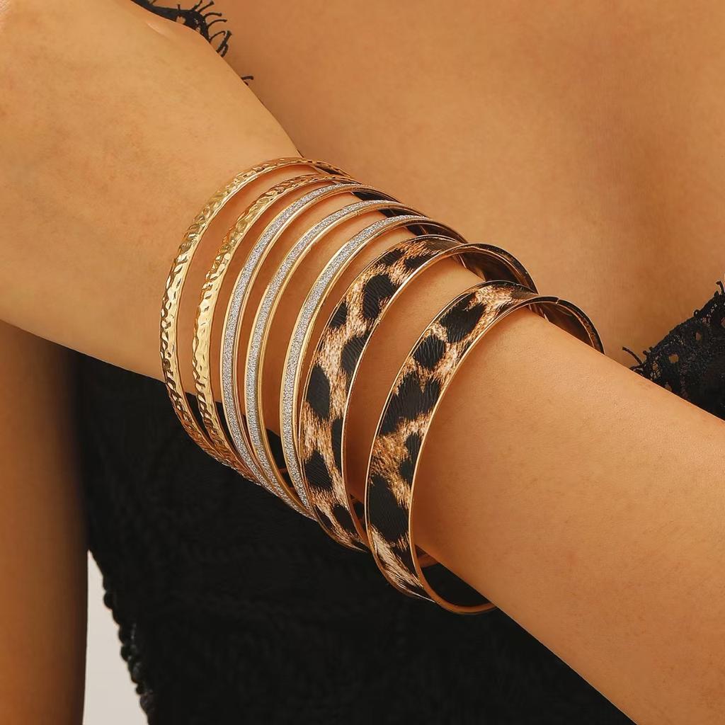 Multi-piece Set Fashion Sexy Leopard Print Leather Multi-layer Fold Wear Bangles for Women Exaggerated Personality Jewelry Sets