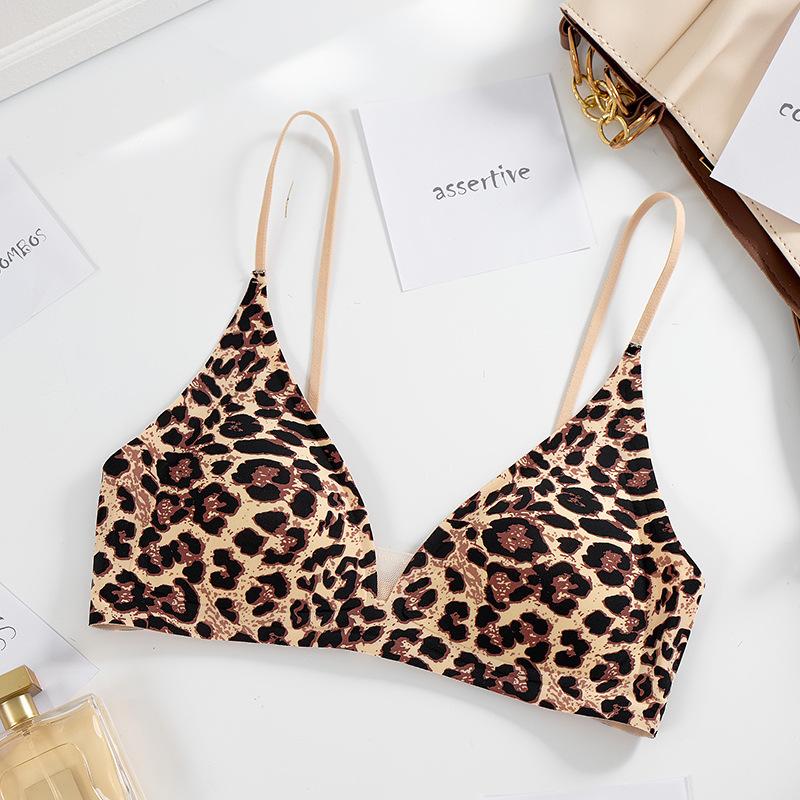 Traceless No Steel Ring Soft Support Deep V Underwear Female Sexy Beauty Back Thin Shoulder Strap Bra Small Chest Gathering Breathable Bra