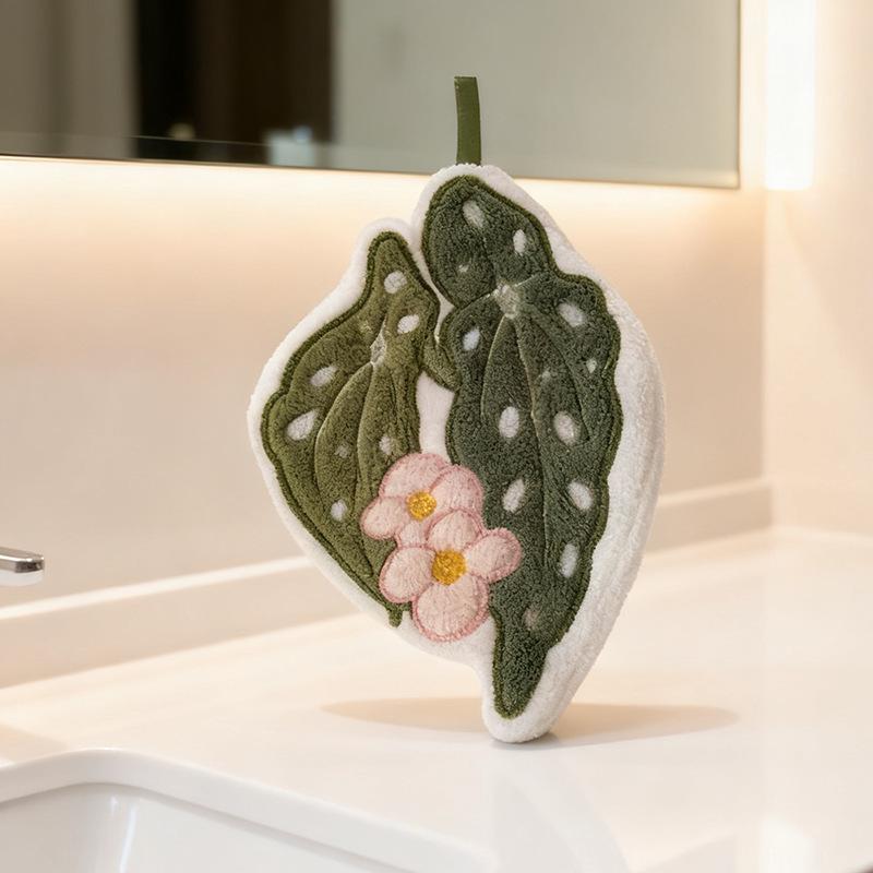 Leaf-Shaped Coral Fleece Hanging Hand Towel for Kitchen & Bathroom Cleaning