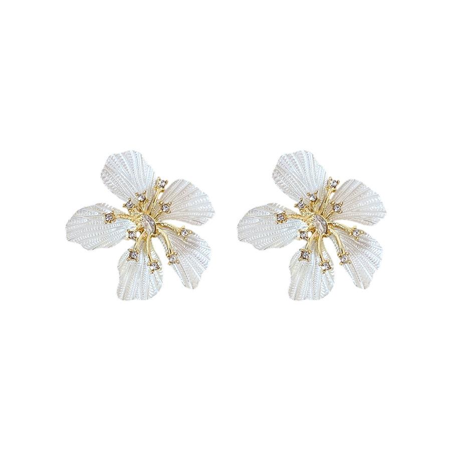 Silver Needle Diamond Pattern Flower Stud Earrings Gentle and Sweet in Summer Small Fresh Earrings Light Luxury Premium Earrings