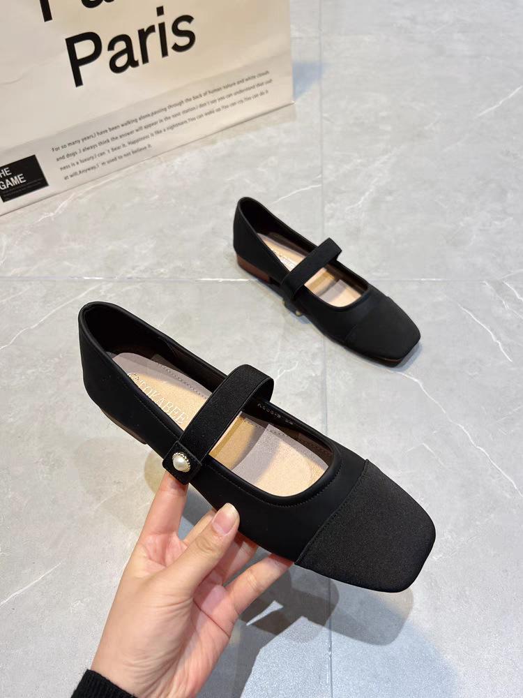 

Туфли-лодочки Hongtong Xiaoxiangfeng с квадратной головкой, новинка 2025 года, женские туфли Mary Jane с поясом из одного слова, подходящие по цвету туфли для бабушек, универсальные женские туфли 40 чёрный