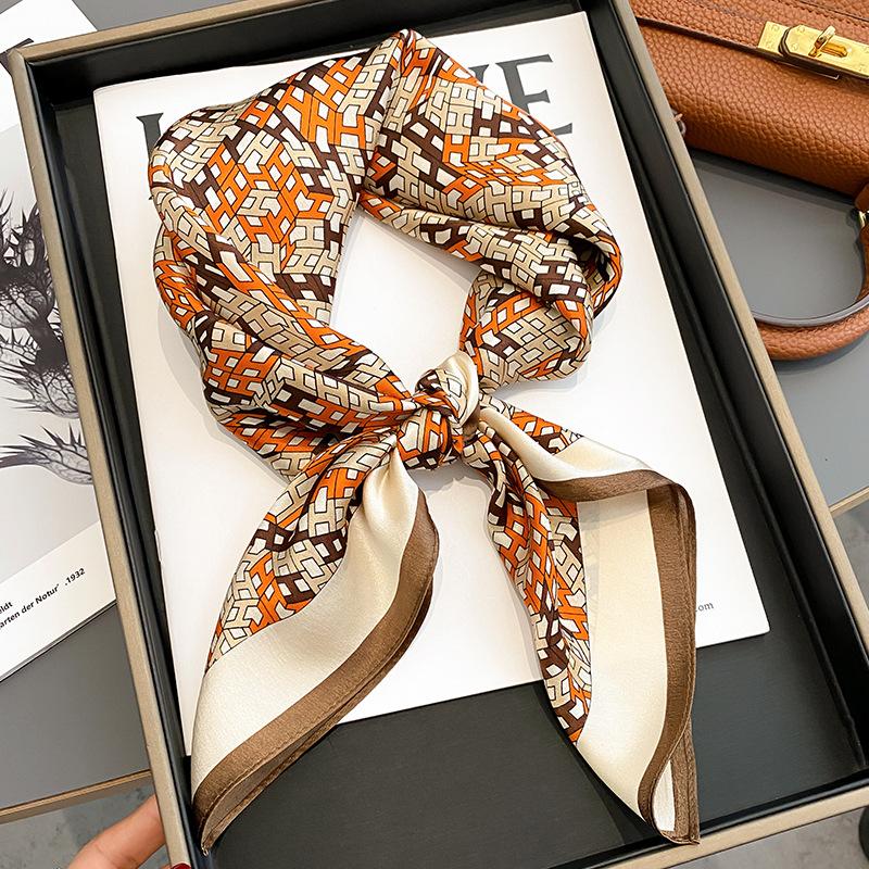 High-end H character fashion temperament spring and autumn 71 silk square scarf women's silk scarf mulberry silk Korean version summer neck protecti
