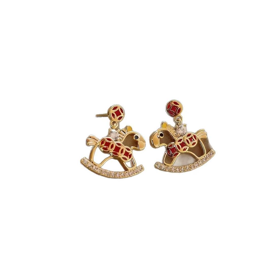 Hollow Wooden Coin Horse Earrings: High-end Rhinestone Studs for Women - Trendy, Unique, Light Luxury Jewelry