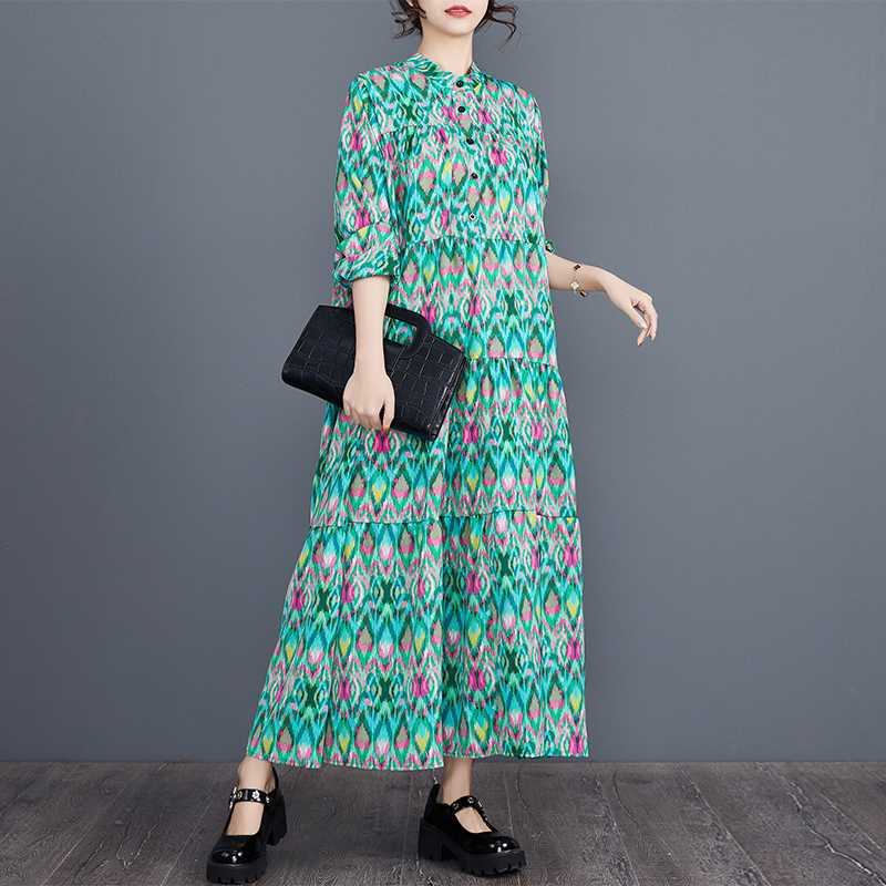 

Women s Spring Floral Tiered Dress Plus Size Boho Chic Maxi with Contrast Panels Flowy Layered Skirt one size fits all зелений