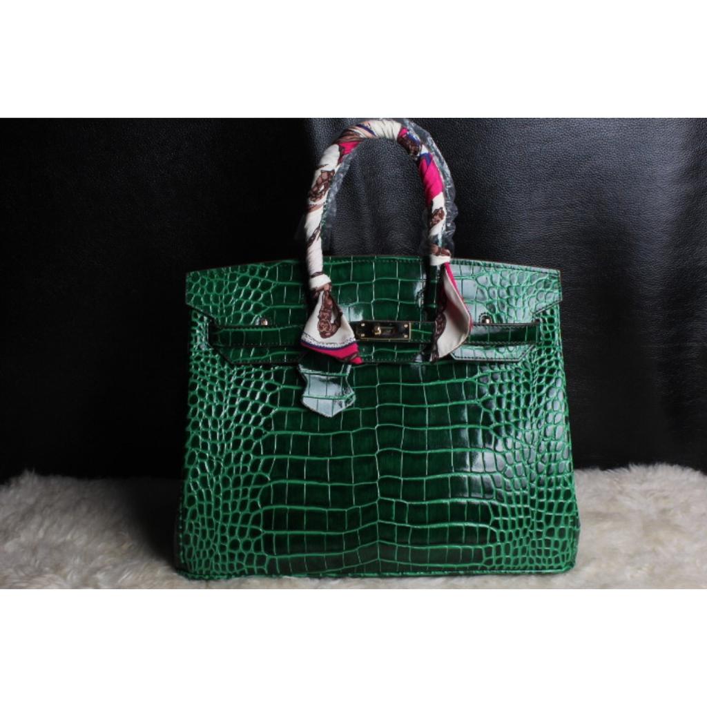 FD64102940 Herbst und Winter neue Platin Macaron Serie Krokodilmuster tragbare Schulter Rindsleder Tasche 25CM