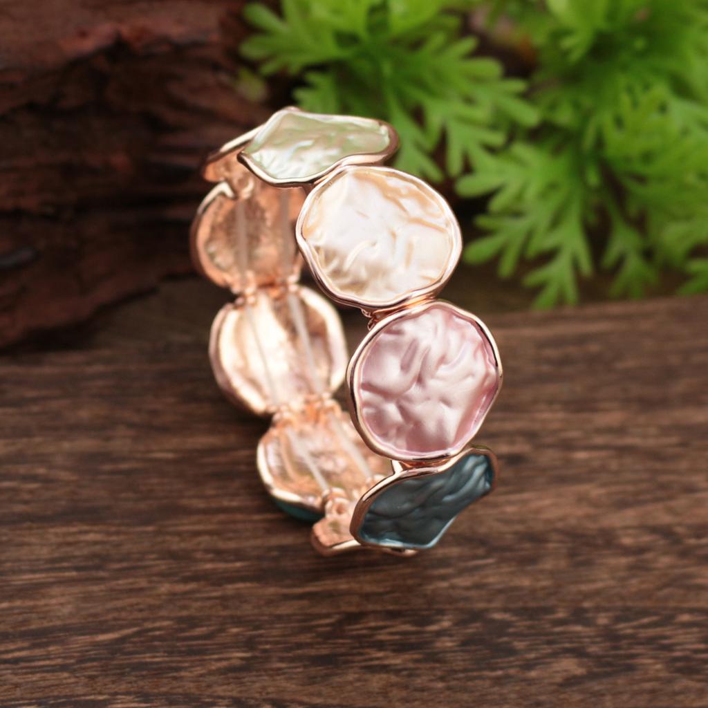 Emaille farbenes rundes unregelmäßiges elastisches Armband, übertriebenes rundes Legierungsarmband für Damen