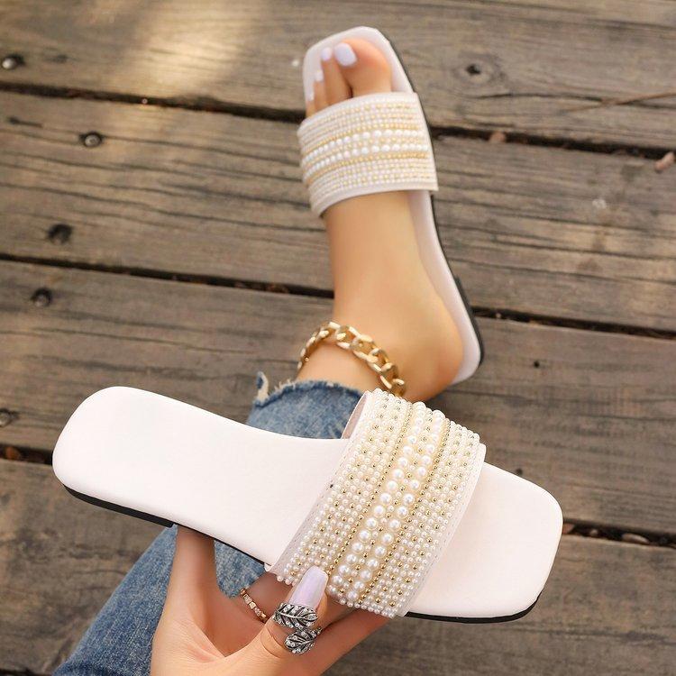 Xiaoxiangfeng Flat-bottomed Large-size Slippers Women's Head Rhinestone Colored Pearl One-character Flat-bottomed Sandals Slippers