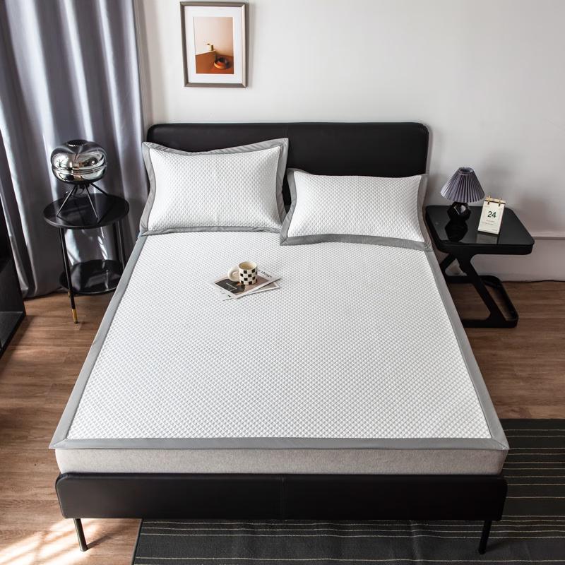 JINGRUIXIANG Cooling Ice Silk 3-Piece Bed Mat Set