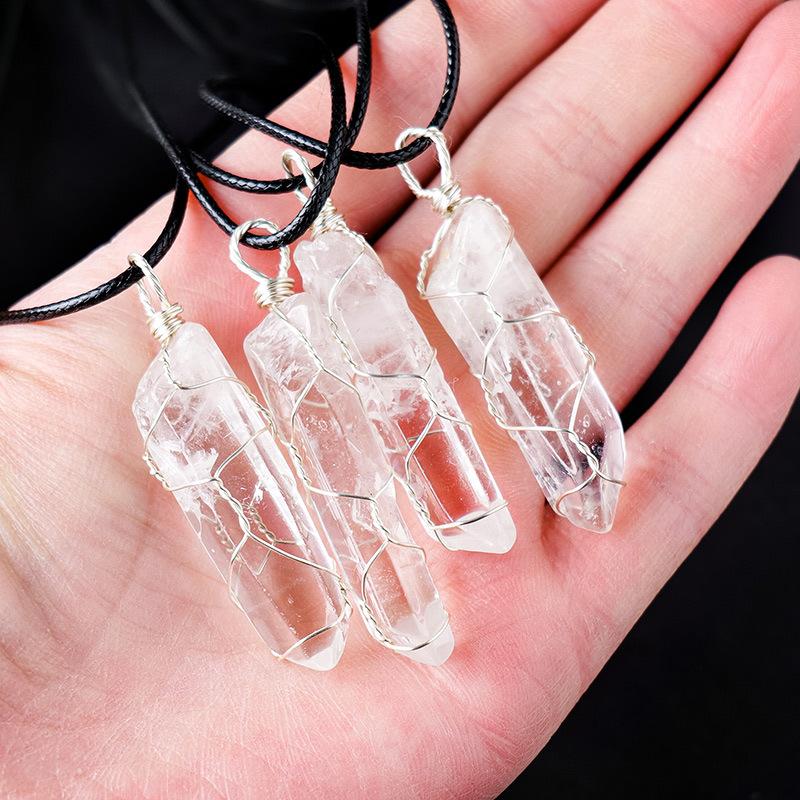 Necklaces Women'S White Crystal Necklaces European And American Fashion Hot Amorphous Accessories Crystal Pendant Size Random