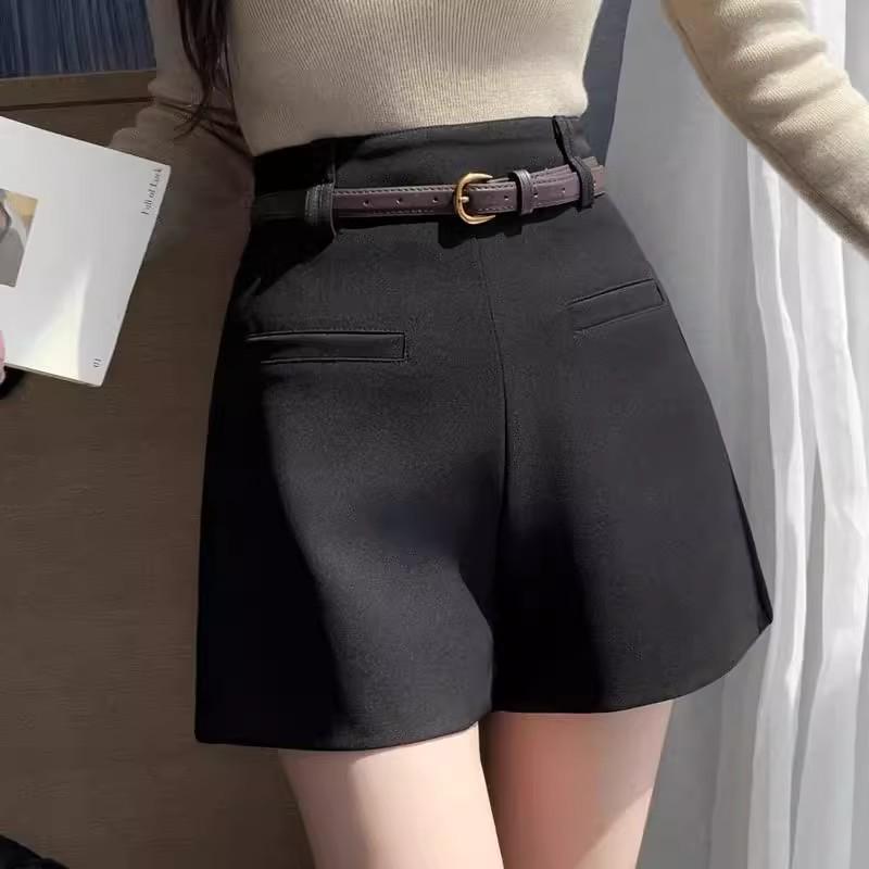 Black High-Waist A-Line Bootcut Suit Shorts for Women - Autumn/Winter Korean Style Casual Pants