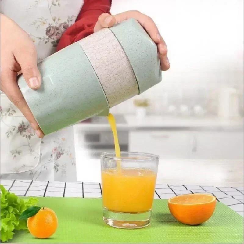 Kitchen Small Tools Fruit Manual Juicer Small Fruit Vegetable Household Juicing Cup Student Dormitory Orange Lemon Juicing Tool