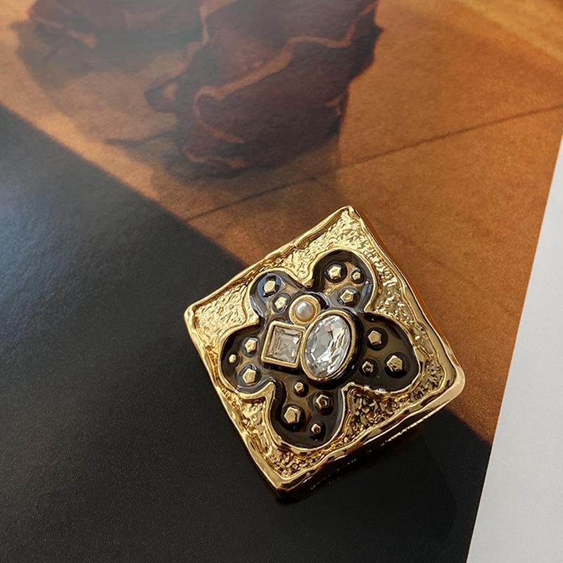 

Квадратная морщинистая пуговица Yi Sen Retro с цветком сливы, жемчугом и инкрустированными бриллиантами для аксессуаров для курток и пальто