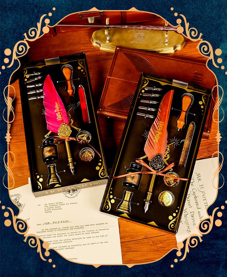 Warner Bros. Set Pană cu Pene cu Stropi Aurii Harry Potter & Sigiliu Retro cu Ceară