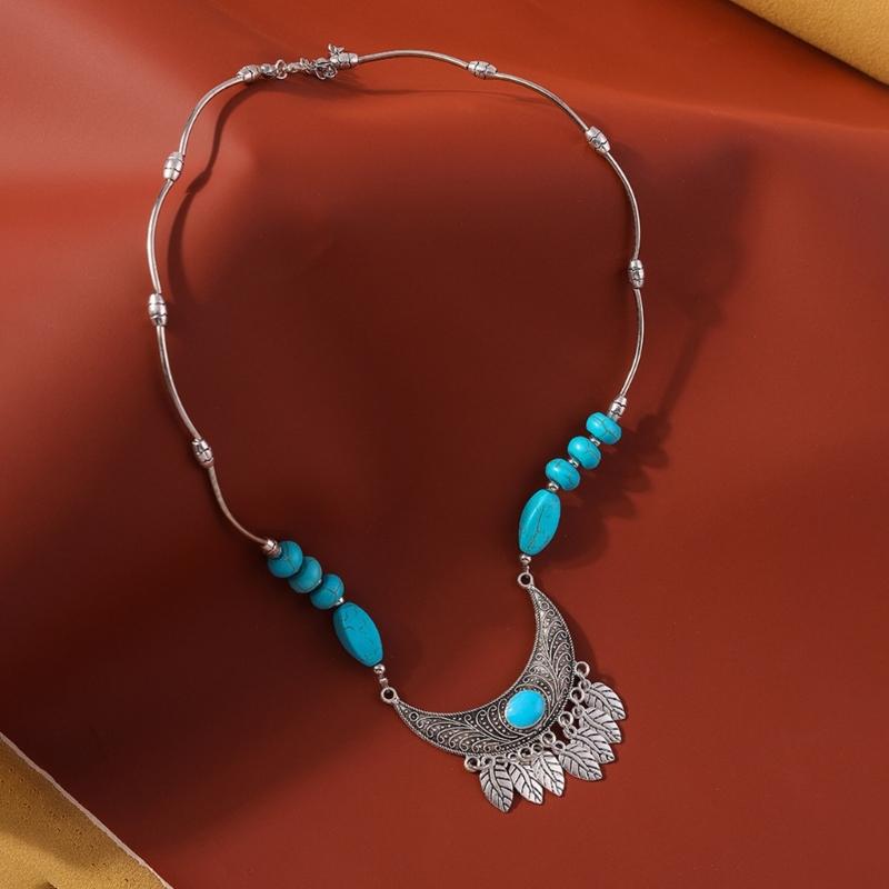 Ethnic Inspired Turquoise and Leaf Tassels Pendant Necklace Lightweight Retro Clavicle Jewelry Accessory for Daily Wear